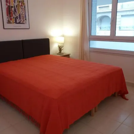 Sleeps 4 Air Con Wifi T229873 Appartement