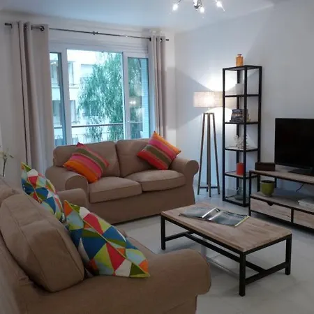 Sleeps 4 Air Con Wifi T229873 Appartement Cannes