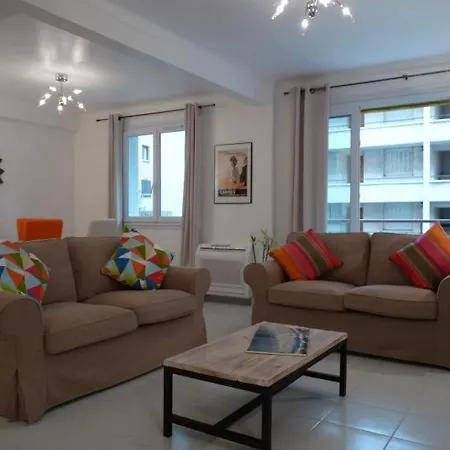 Sleeps 4 Air Con Wifi T229873 Cannes