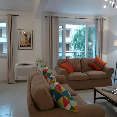 Sleeps 4 Air Con Wifi T229873 Cannes